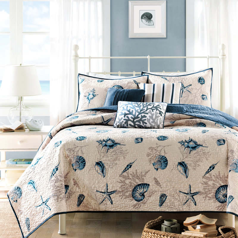Courtepointe réversible en microfibre bleue avec accents, taille double / grand et motifs corail