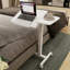 Table de chevet inclinable avec roulettes pour ordinateur portable-451884083