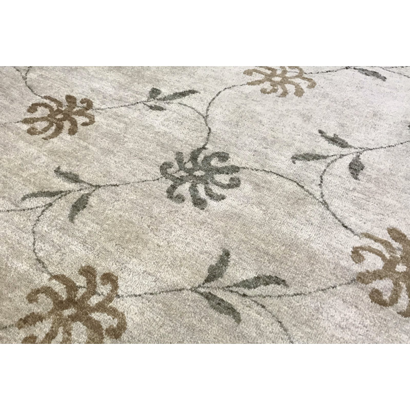 Hand-Knotted High-Quality Beige Area Rug