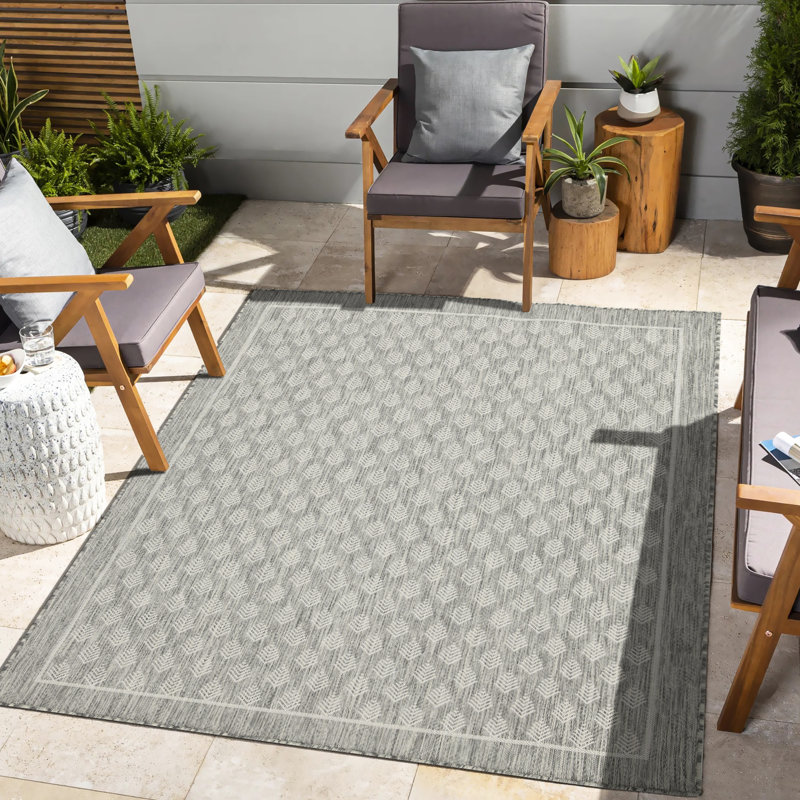 7 pi. 10 po X 10 pi. 3 po Tapis argenté - Sunshine Gchar2009, polypropylène, teinture pour patio Gchar2009 argent, et