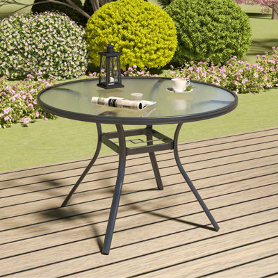 Table de salle à manger ronde en métal avec trou pour parasol et plateau en verre trempé 40 po Omraj