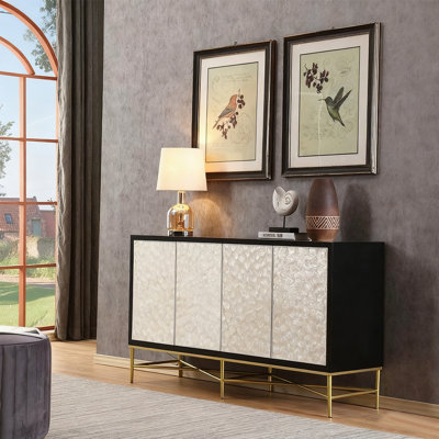 Buffet en bois manufacturé