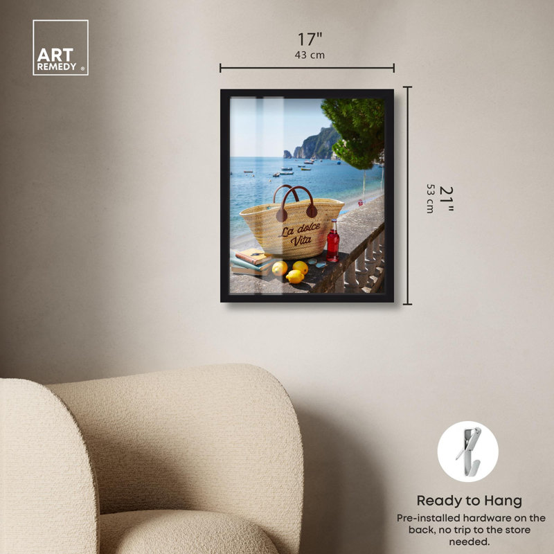 Capri Coastline Shadowbox Print Retro Summer Decor par Art Remedy, H 21 po x l 17 po, Noir