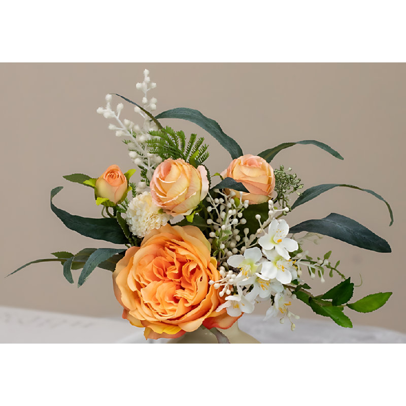 Composition d'assortiment mixte dans un vase