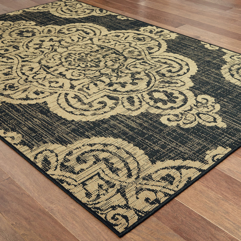 Junor Oriental Indoor / Outdoor Rug, Rectangle 2'5" x 4'5"