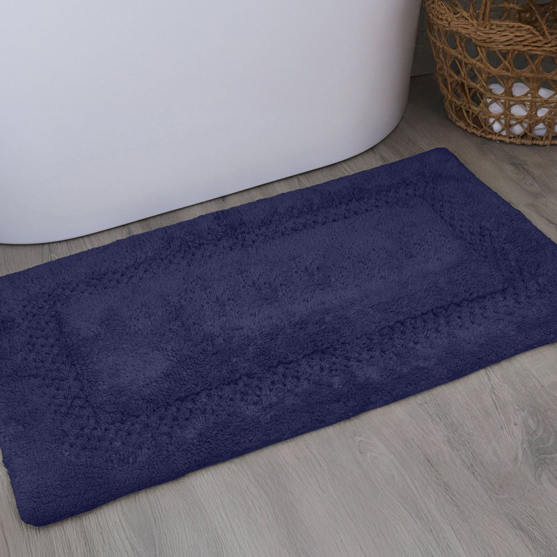 Tapis pour salle de bain Antigona, l 21 po x L 34 po, Marine