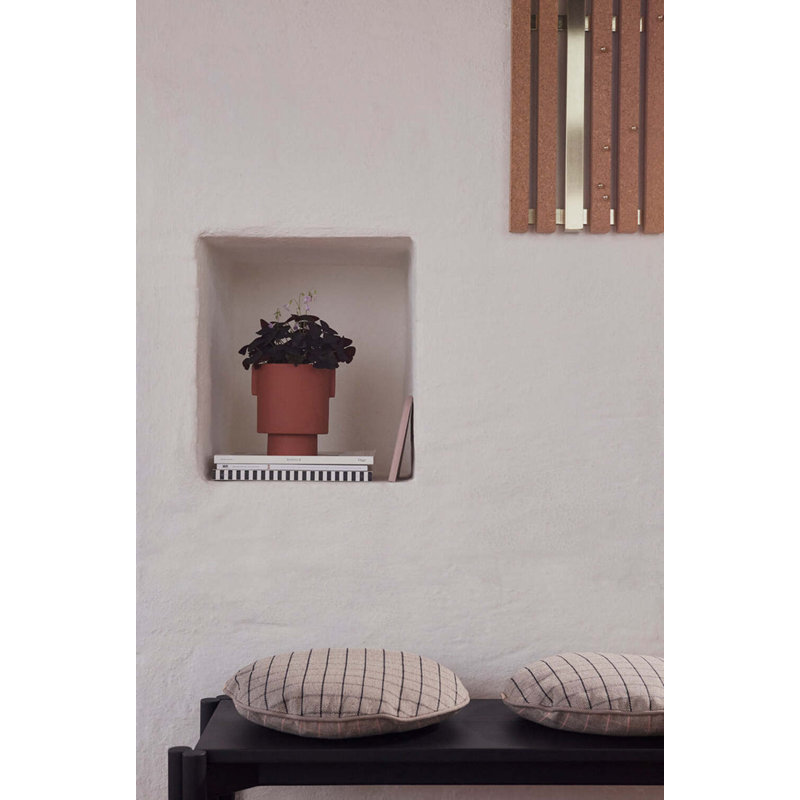 Inka Planter, 6.3" H x 5.91" W x 5.91" D, Red