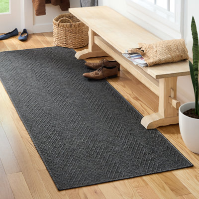 Tapis noir uni texturé à motif de chevrons Town & Country Country