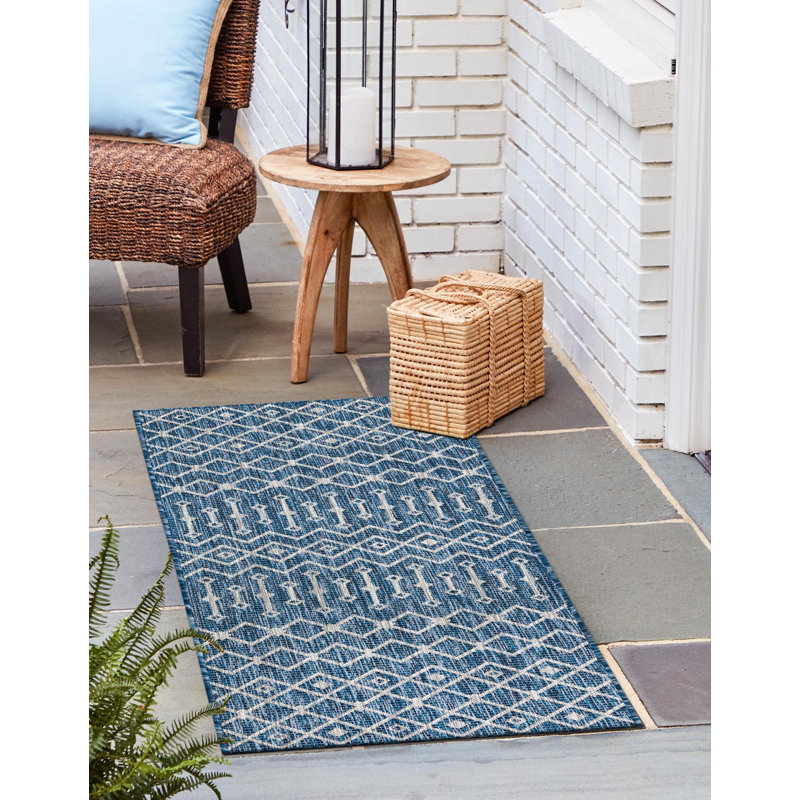 Innsbrook Geometric Indoor / Outdoor Rug, Runner 2' x 6'1"