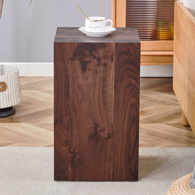 Table basse 12 x 12 x 20 pouces en bois de noyer et bois aggloméré - design luxueux, décoration parfaite pour le salon.
