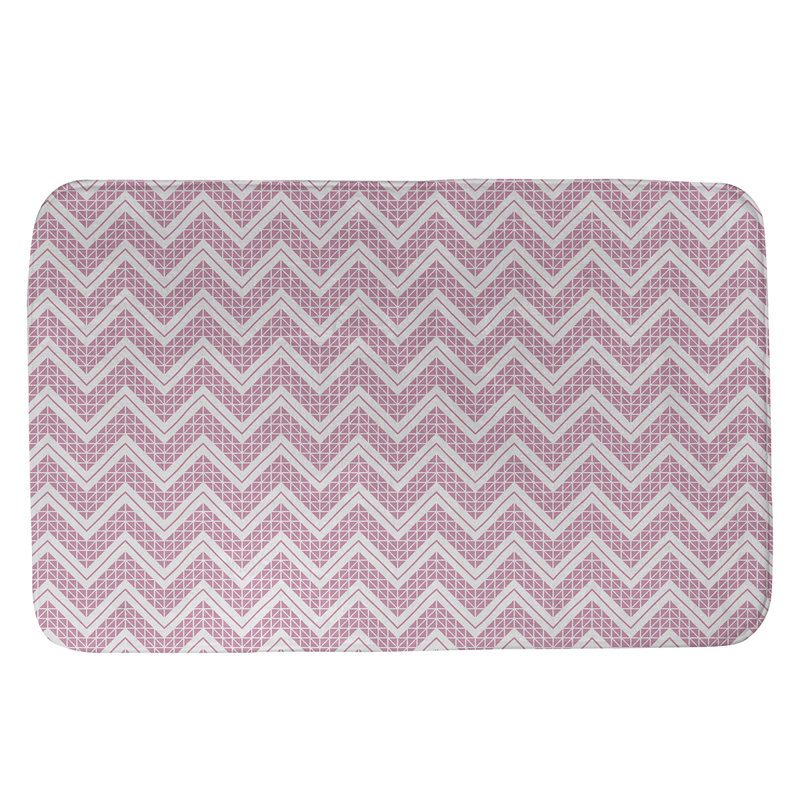 Tapis pour salle de bain à motif à chevrons à la main Stephenie, l 21 po x L 34 po, Rose / Ivoire