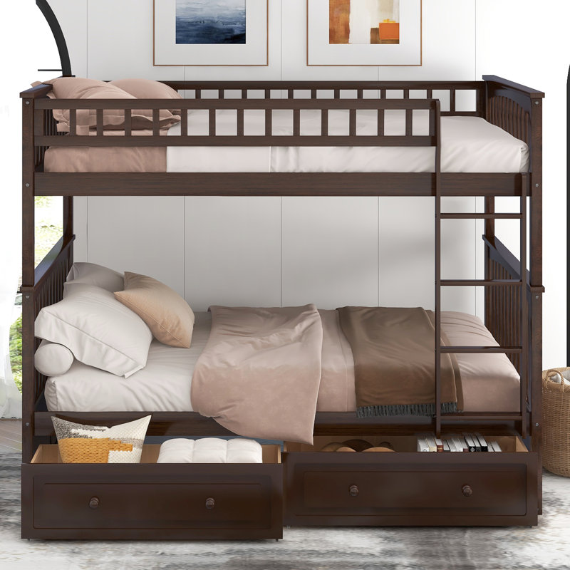 Lit superposé convertible au-dessus d'un lit superposé, pin et qualité de fabrication, tiroirs pour solution de rangement, garde-corps en forme de clôture, travail d'assemblage sans tracas, bois, poignées à roulettes, processus de mise en place facile