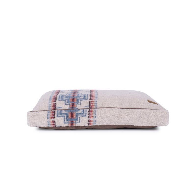 Pendleton Pet Napper, Harding Rosewood, Medium (36"w x 27"d x 4"h)