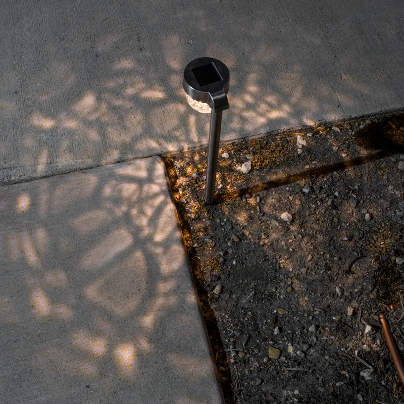 Steel Low Voltage Solar Powered Integrated LED Metal Pathway Light