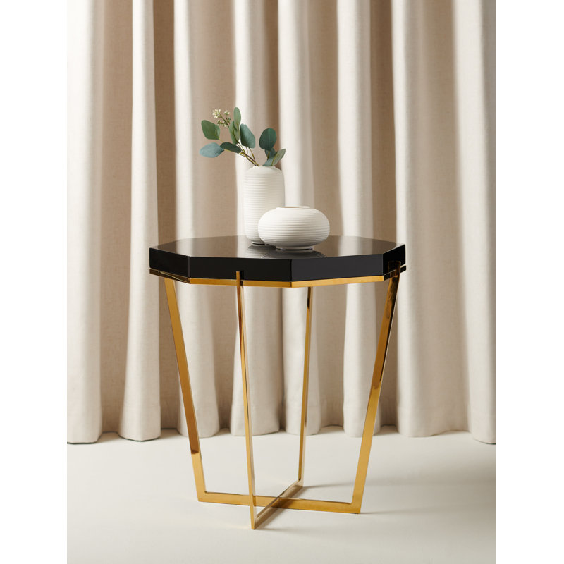 table de bout à pieds croisés