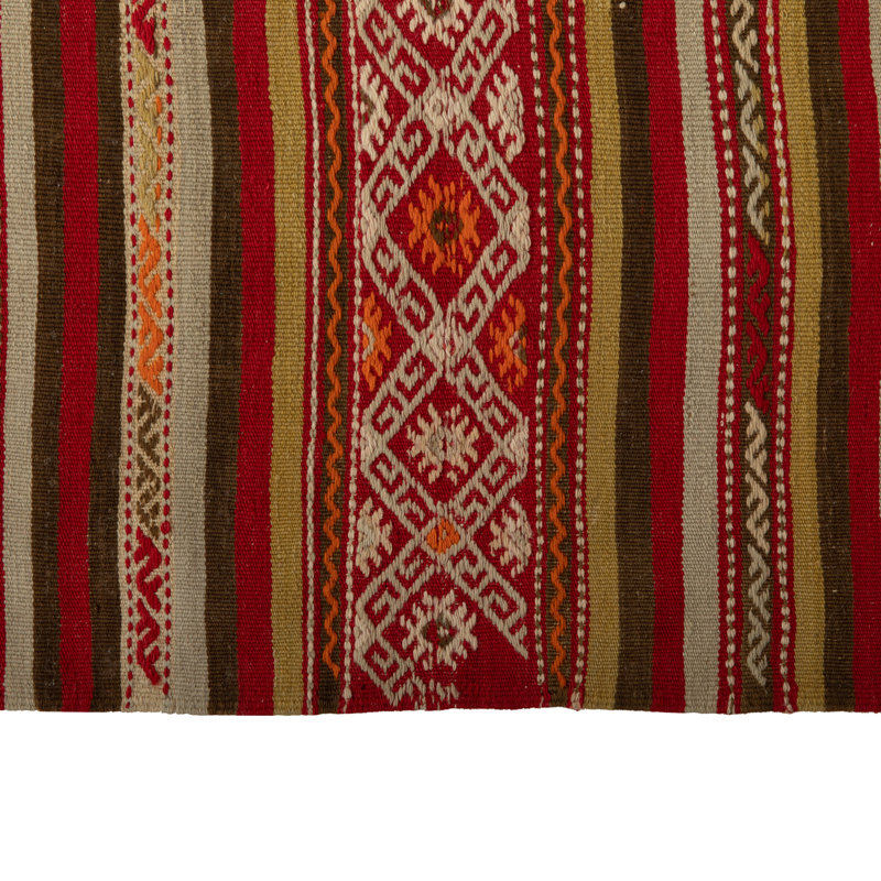 Red Traditional Wool Rug - 5'5"" x 8'9""