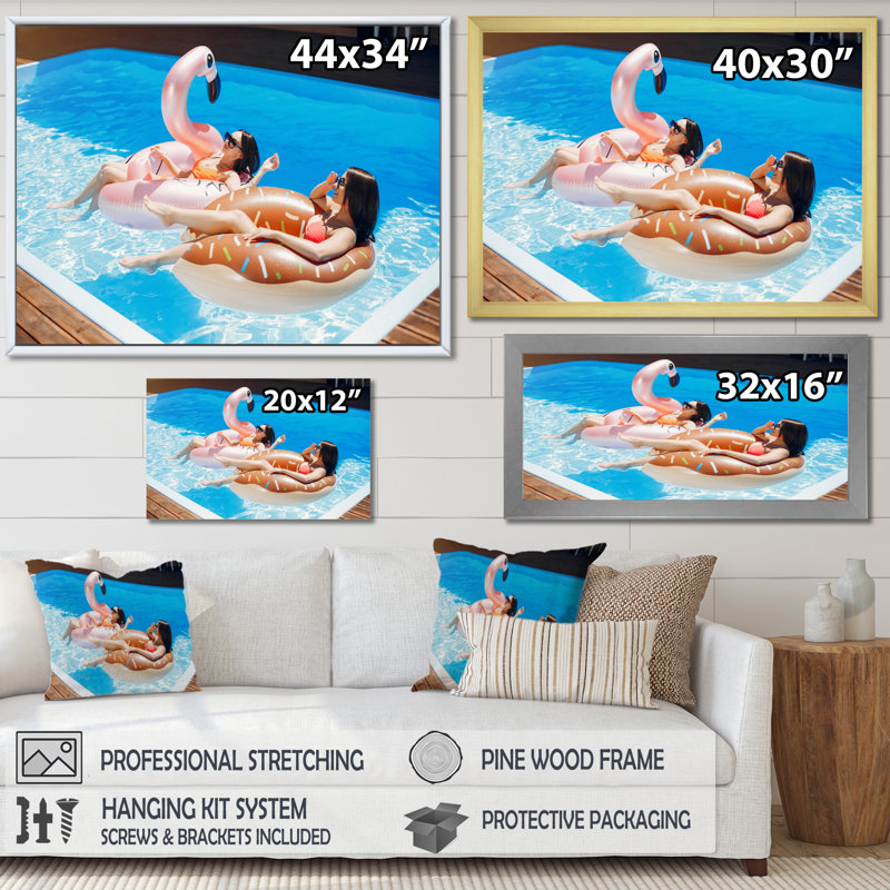 Natation harmonieuse - reproduction sur toile, Cadre photo noir, H 34 po x l 44 po x P 1,5 po