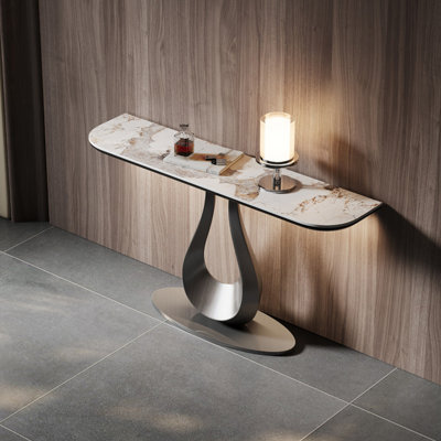 Console de style italien en pierre frittée.