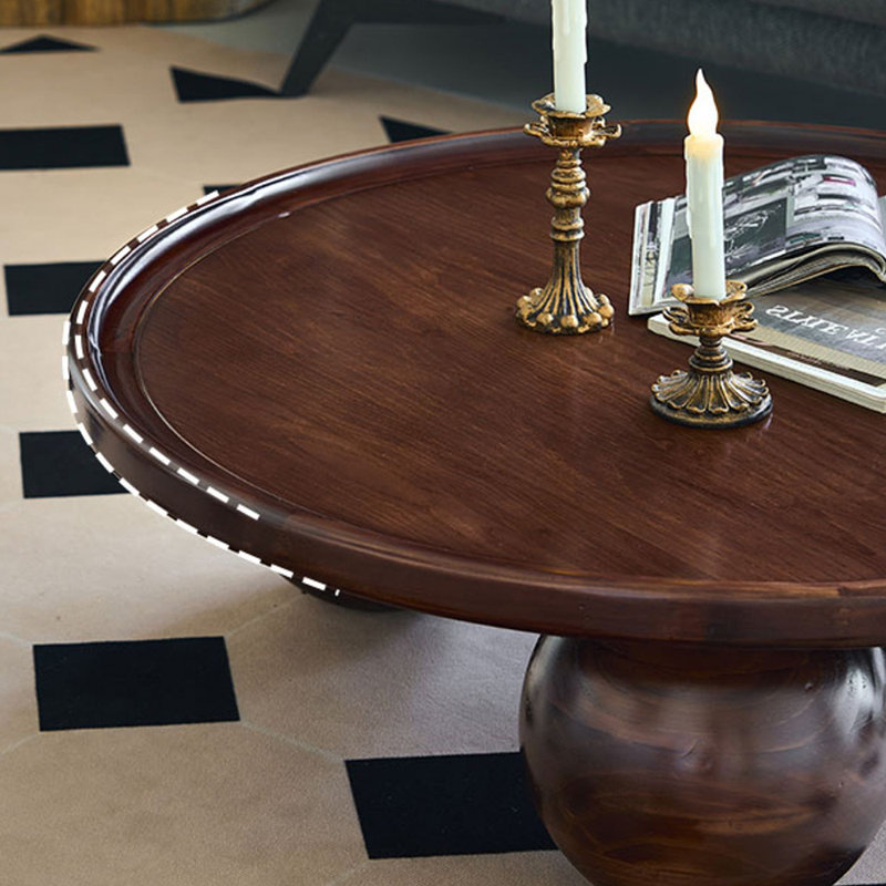 Table basse ronde de style français, H 11,4 po x L 31,5 po x l 31,5 po