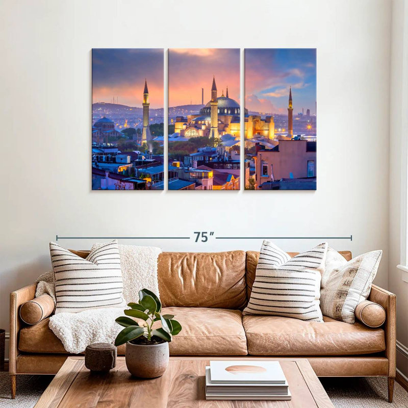 Sebbie Hagia Sophia au loin, H 36 po x l 57 po