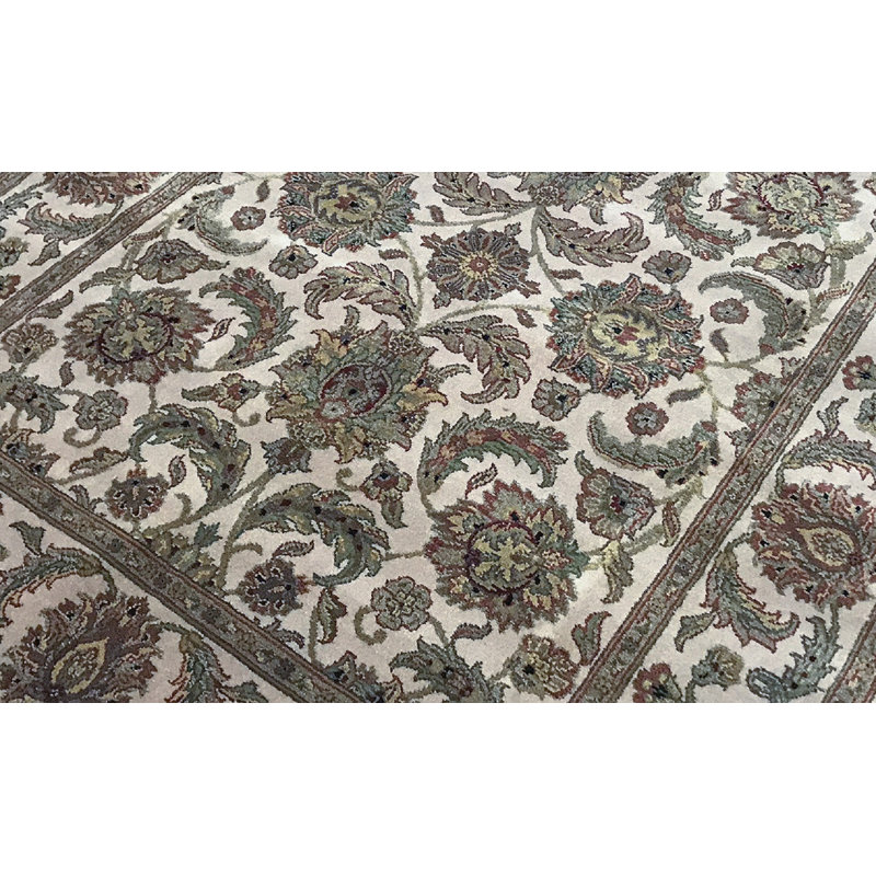 Trinity Hand-Knotted High-Quality Ivory and Green Runner