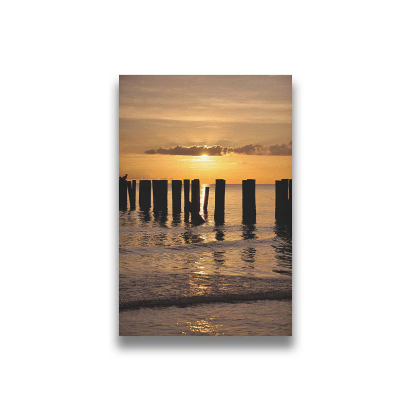 Naples Old Pier par Kelly Wade. Impression sur papier - Montée et encadrée avec de l'acrylique transparent, H 64 po x l 44 po