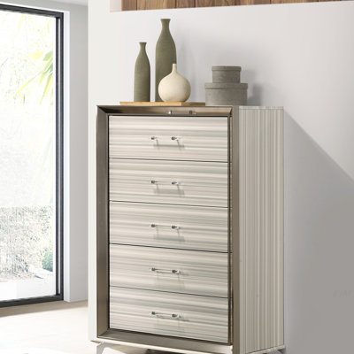 Commode étoile blanche