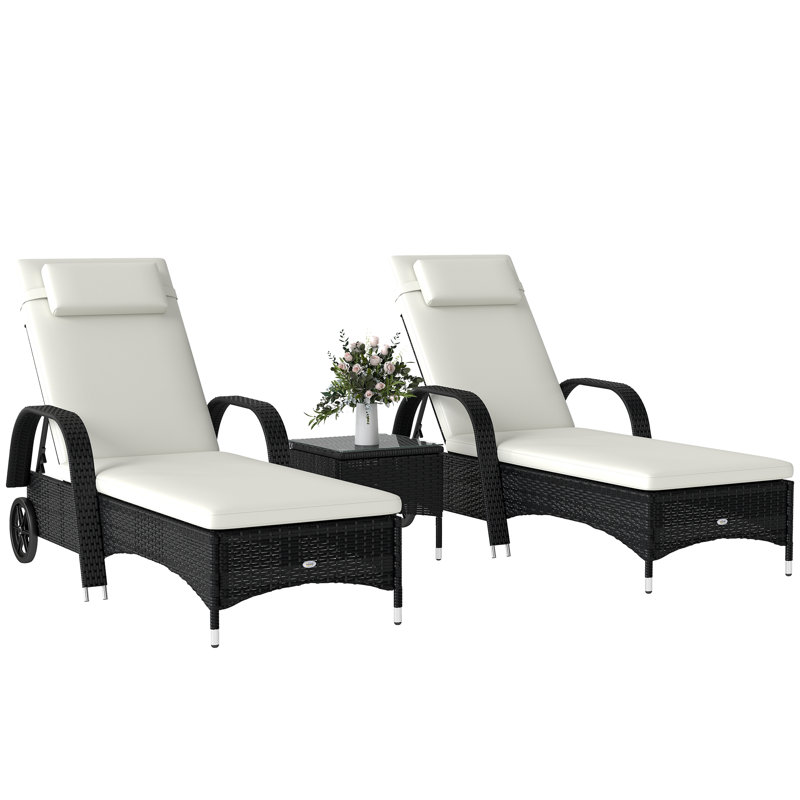 Ensemble de 3 chaises longues en osier avec table d'appoint, chaise longue de piscine en rotin PE à dossier réglable à 5 niveaux avec roulettes, coussin et appui-tête, noir et blanc crème