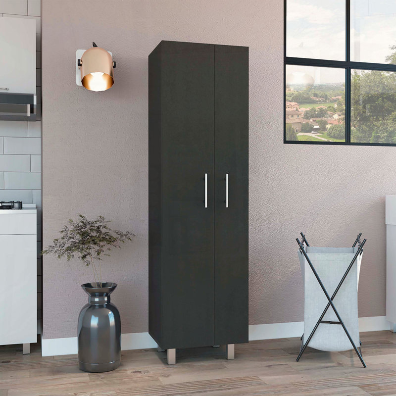 Armoire de nettoyage Nala avec cinq tablettes et rangement pour balais, Brown