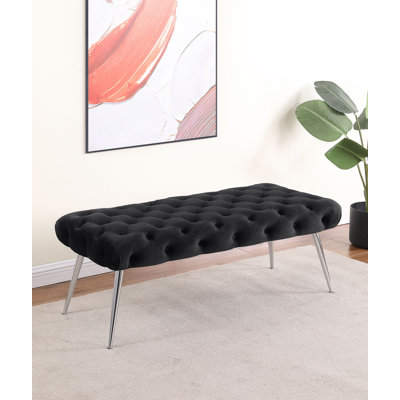 Banc capitonné Ella avec pieds en acier inoxydable noir