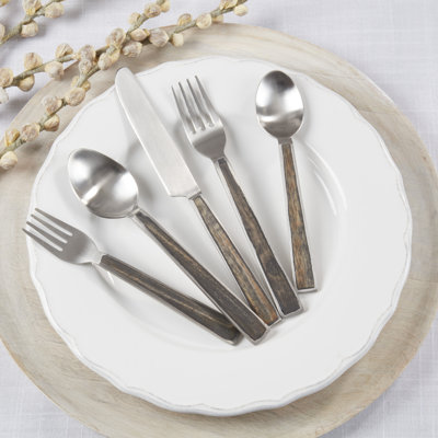 Saro Flatware Set