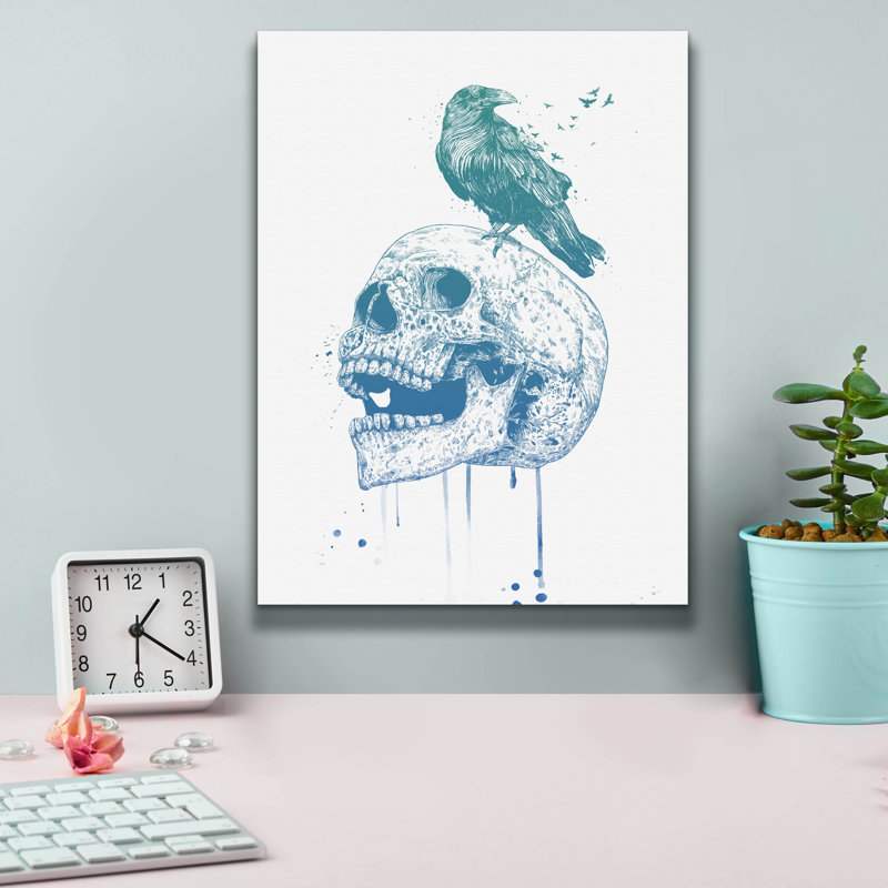 «New Skull, Blue» par Balazs Solti, H 16 po x l 12 po x P 0,75 po