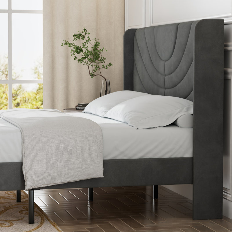 Structure de lit grand format en velours avec tête de lit à oreilles, lit plateforme tapissier avec tête de lit capitonnée à oreilles, support de lattes en bois massif, pas de sommier tapissier, silencieux, gris foncé