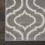 Tapis gris gris tissé à la machine