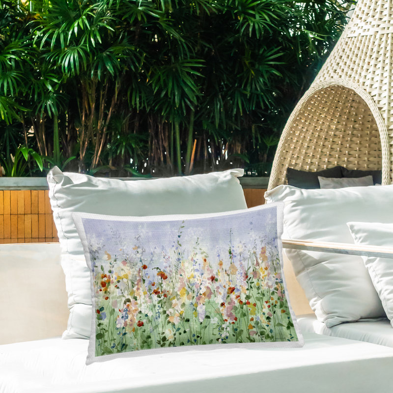 Conception de coussin d'extérieur imprimé Wild and Free Meadow par Danhui Nai