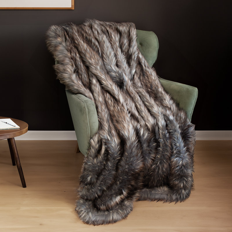 Jeté en fausse fourrure de luxe Thomas Collection® Twilight Wolf, 90 po x 90 po