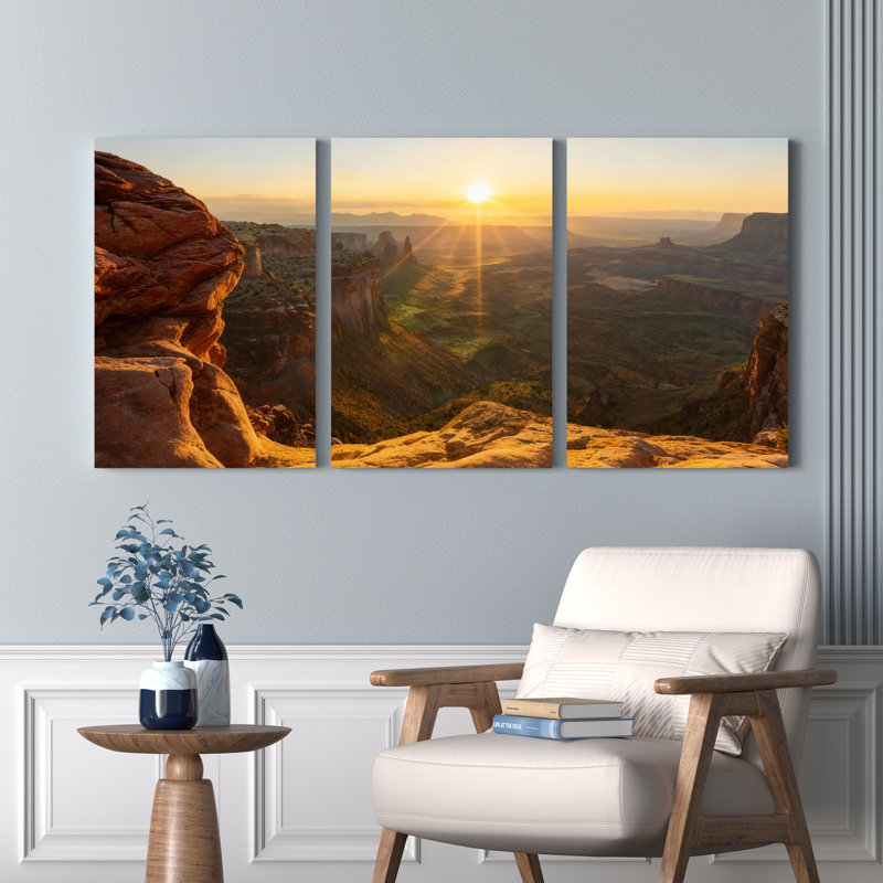 Ensemble de 3 toiles murales représentant un coucher de soleil dans un canyon désertique, H 24 po x l 48 po