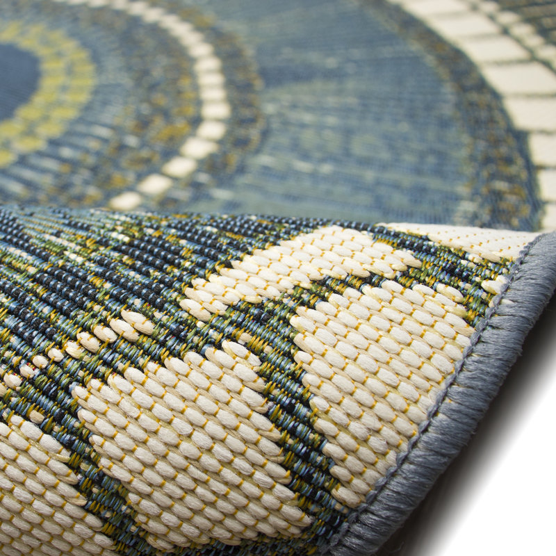 Tapis intérieur / extérieur Bungalow Rose Lohyn Circles Azure, Rectangle 6 pi 6 po x 9 pi 3 po