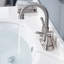 Robinet de salle de bain central 4 po avec bonde escamotable Robinet de lavabo 2 trous à deux poignées avec bec pivotant-80014460