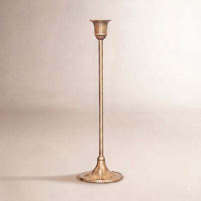 Gola Metal Tabletop Candlestick