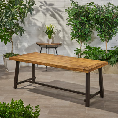 Table de salle à manger d'extérieur