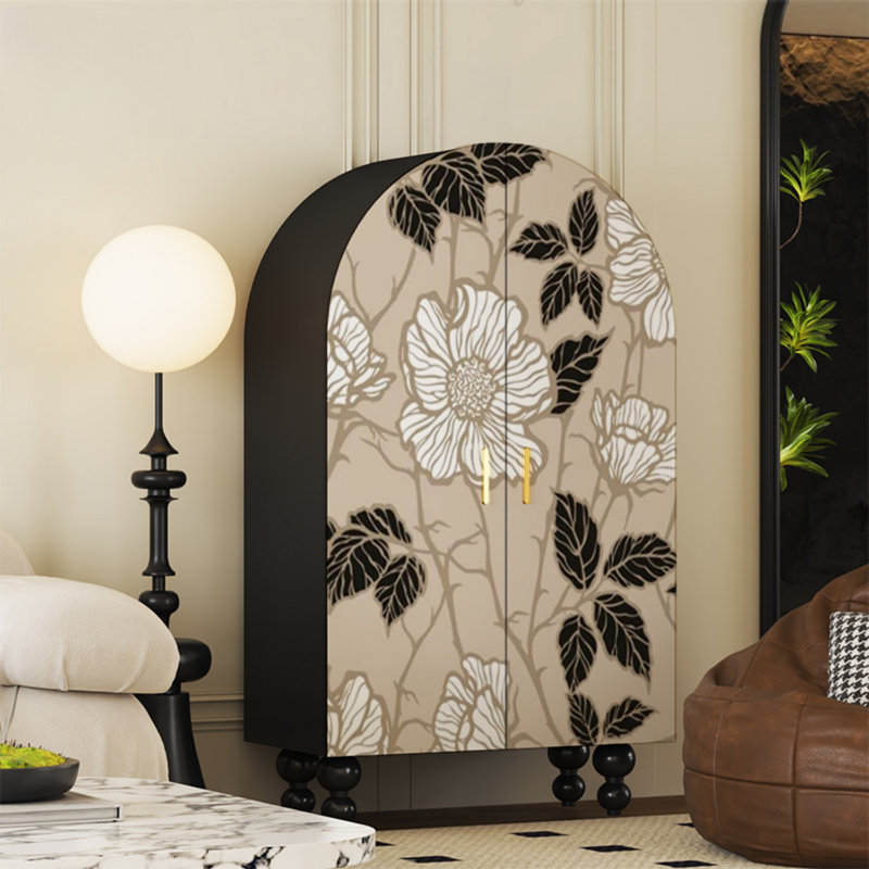 Armoire arquée avec tablettes et portes