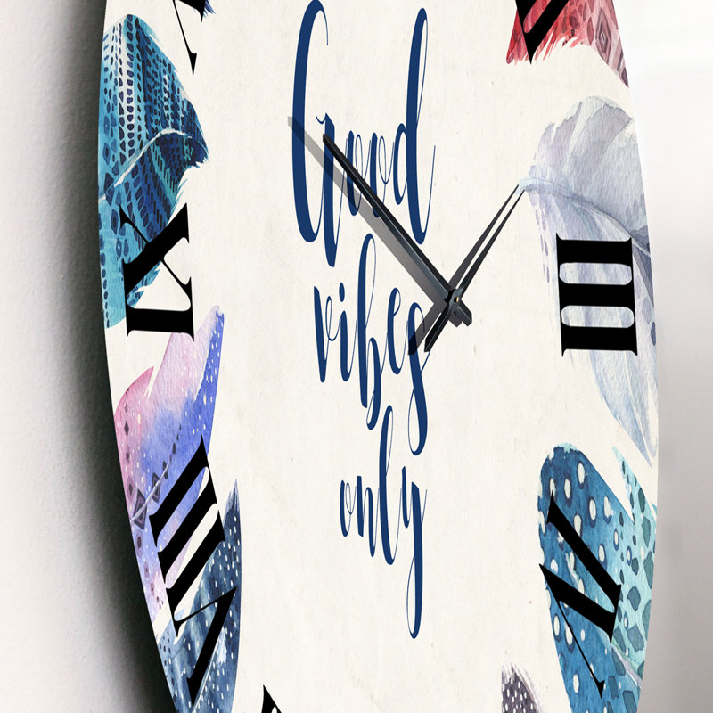 Vibrant Blue Feather Good VIbes Only - horloge murale bohème et éclectique, Petit