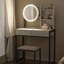 Meuble-lavabo compact avec miroir DEL, 3 modes d'éclairage, prise de courant, tiroir, tablettes et tabouret rembourré pour les petits espaces-648919185