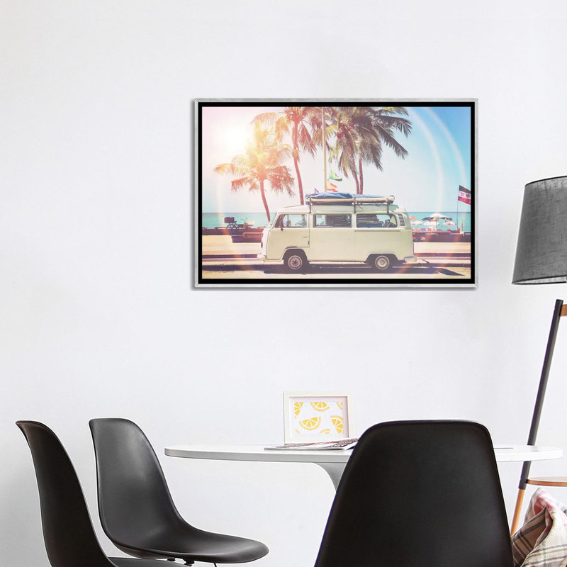 «Camper Van» par Sissi et Seb - impression d'art graphique, Silver Frame, Pas de tapis, H 26 po x l 40 po x 1,5 po