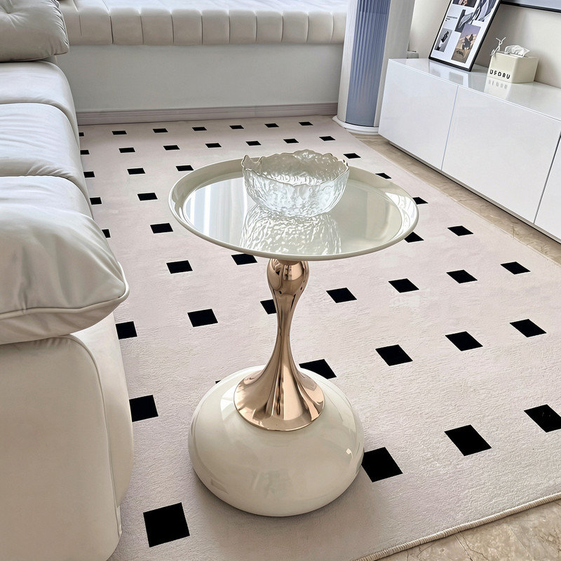 Table d'appoint ronde en métal de style italien avec table basse et petite taille