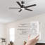 Ventilateur de plafond intelligent 52 pouces à fixation sur tige verticale 52 po avec télécommande et ensemble d'éclairage inclus