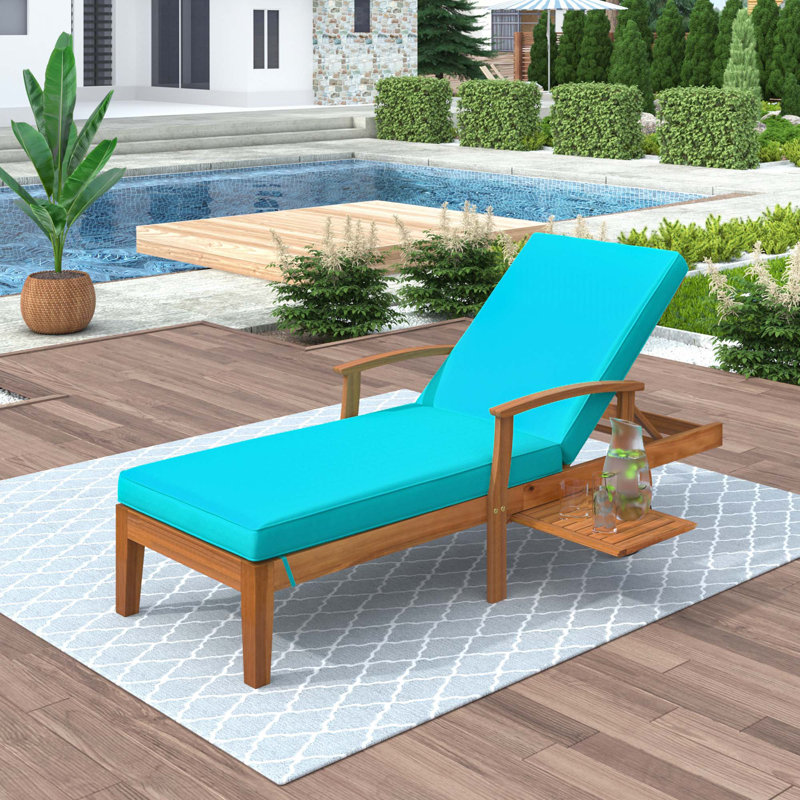 Chaise de patio avec coussins
