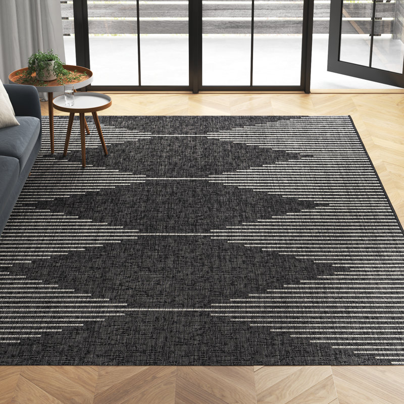 Tapis noir à motif géométrique Abdulazeez, Rectangle 4 pi 3 po x 5 pi 11 po