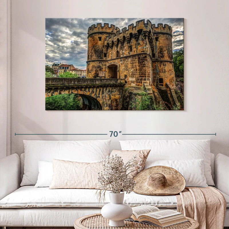 Lilie Bridge Castle, H 32 po x l 48 po